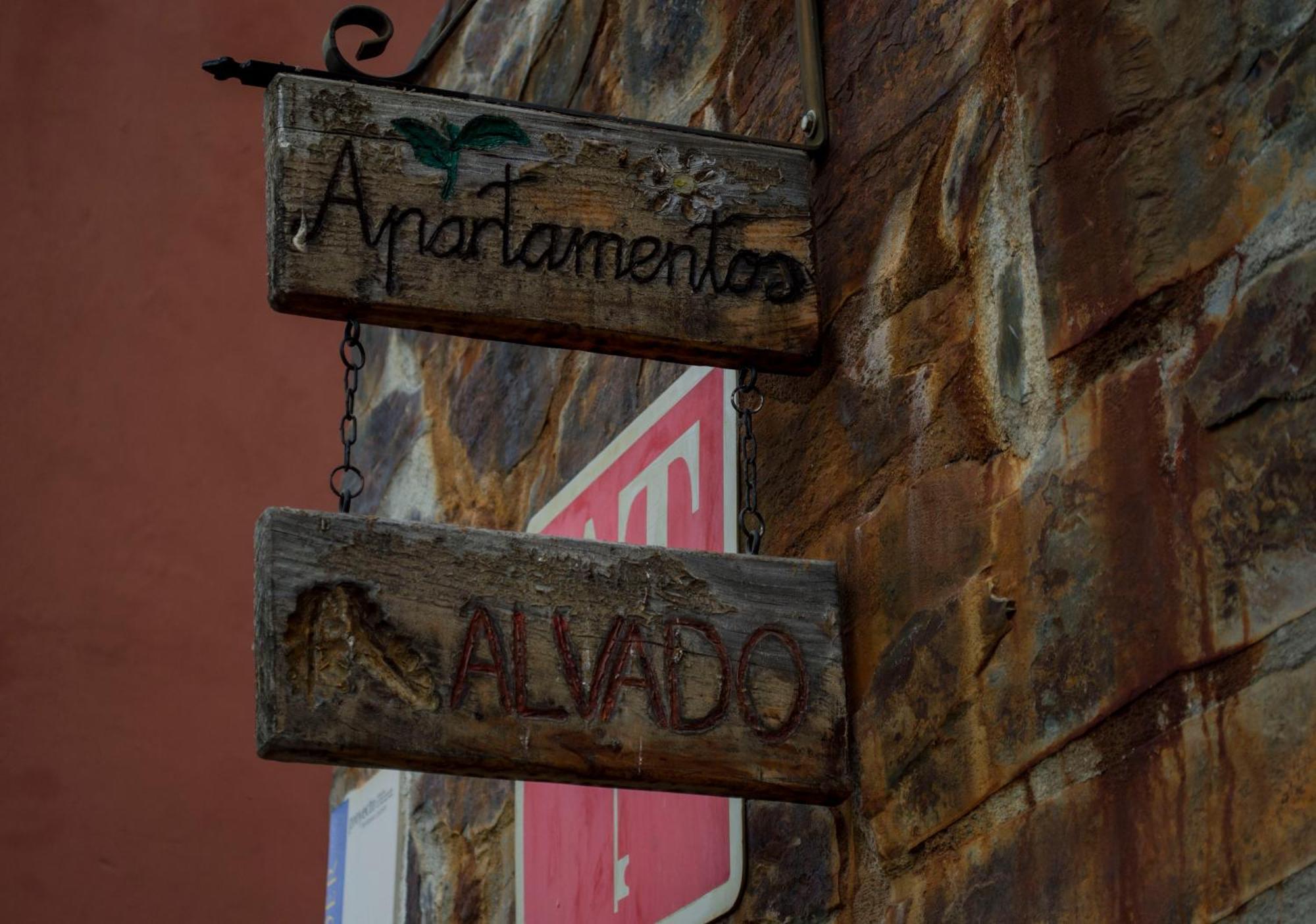 Apartamentos Rurales Alvado Tamajon Eksteriør bilde